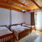 Vellezrit Shkambi 3* Gjelaj
