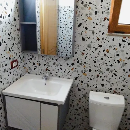 بيت ضيافة Vellezrit Shkambi