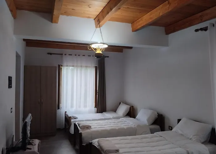 Vellezrit Shkambi Pensjonat 3*