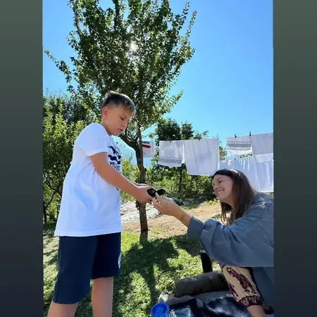 Pensión Vellezrit Shkambi